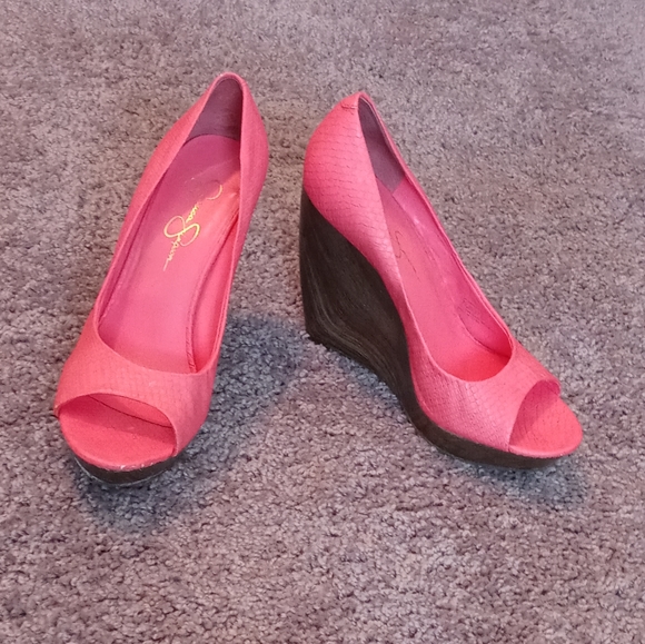 (SOLD) Jessica Simpson Wedges - Picture 2 of 3
